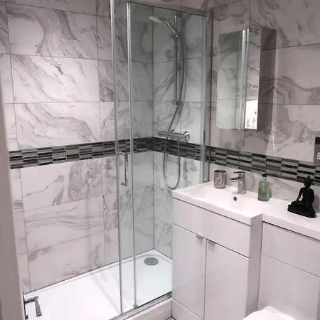 ***Spotless, Bright 1 Double Bed Apartment*** Bath Exterior photo